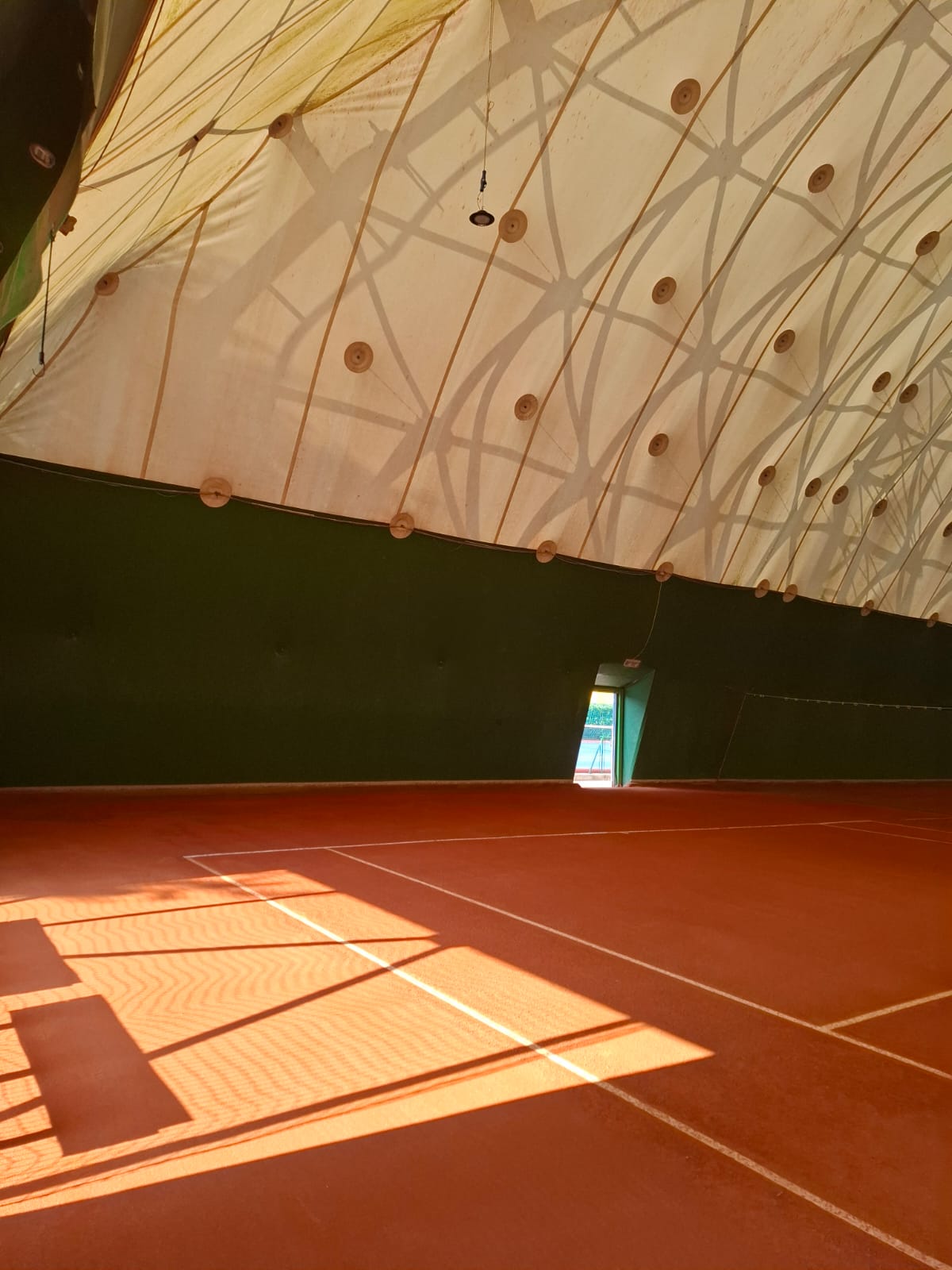 Campo coperto — angolo ingresso