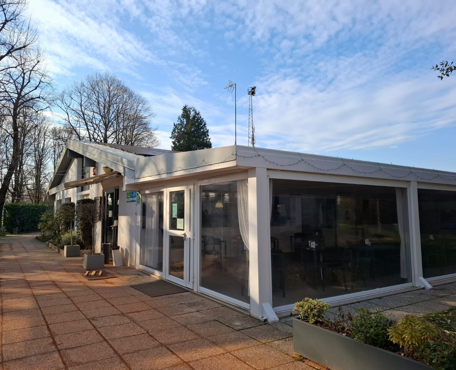 Club house — facciata