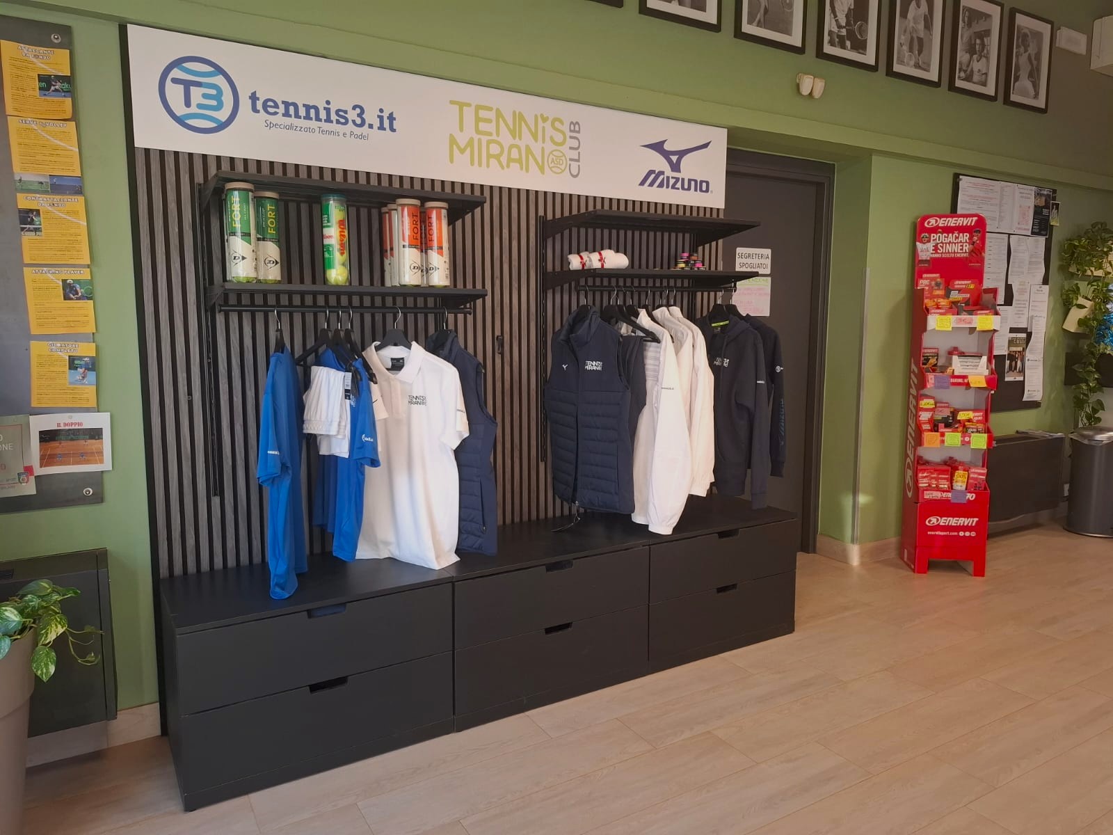 Area merchandising tennis3